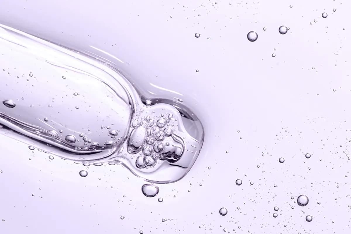 Lipopeptides and Lipoglycopeptides